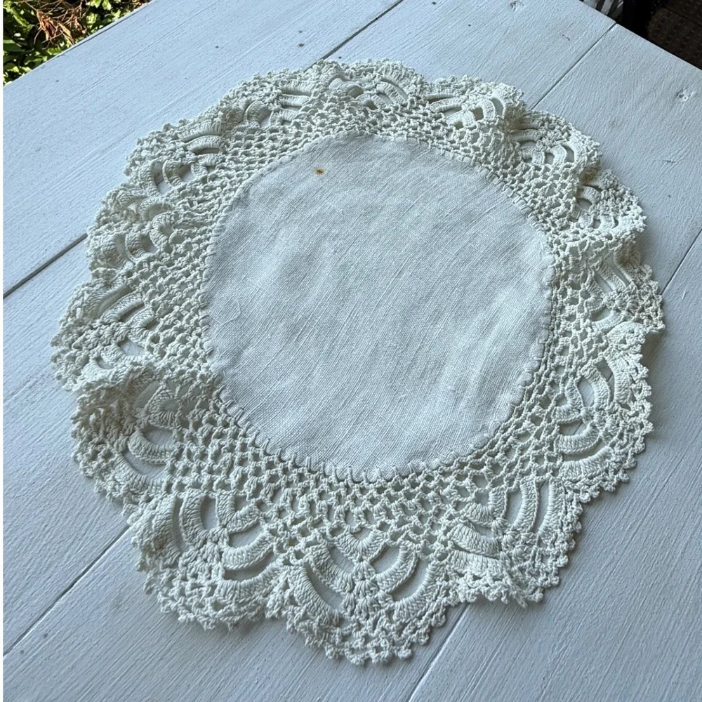 Vintage White Linen Crochet Doilies Set of 3 Round Lace Table Linens 12-16in